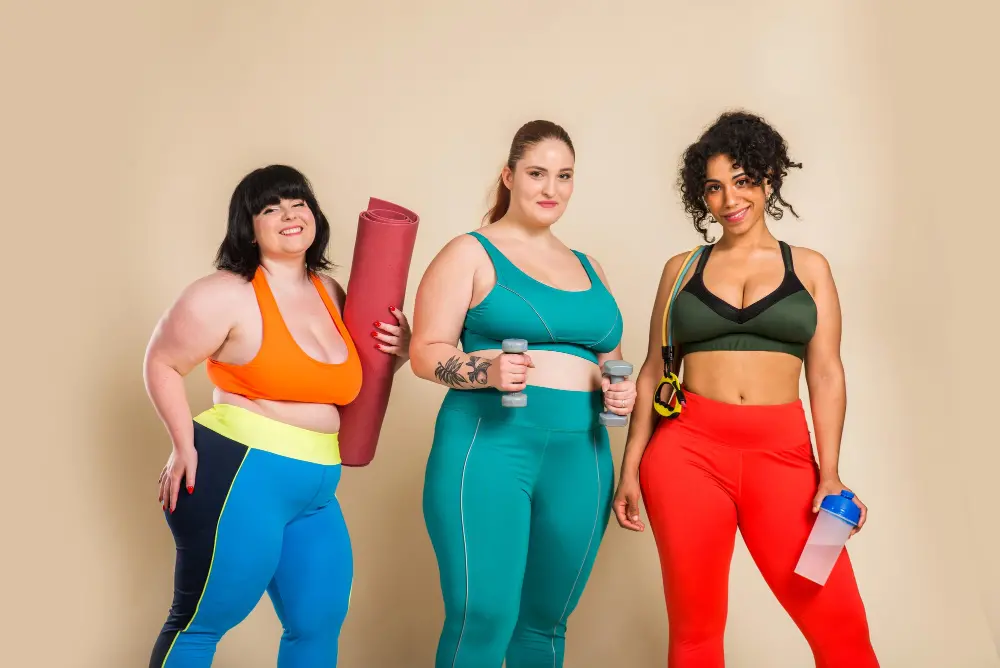 group-3-oversize-women-posing-body-acceptance-body-positivity.jpg