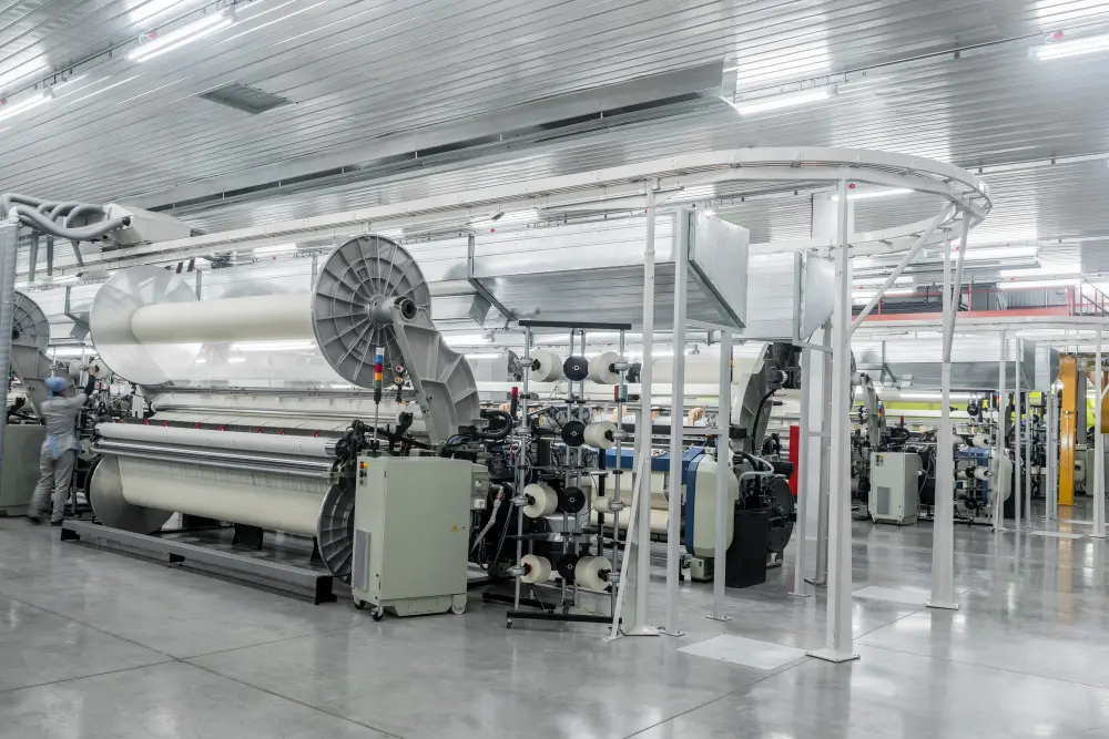 machine-equipment-weaving-shop-general-overview-ndustrial-textile-factory-Aprilluck