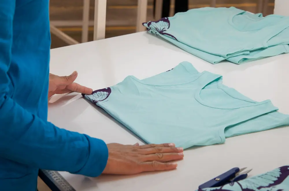 Aprilluck-activewear-factory-quality-control-check-defects.