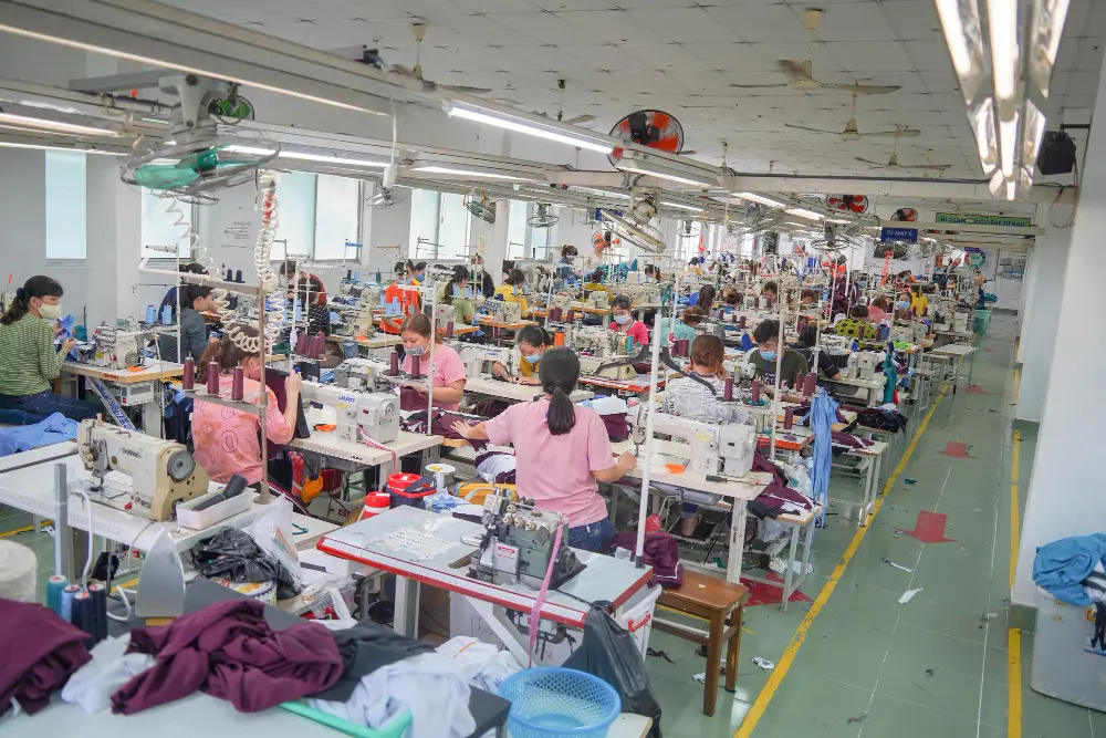 Aprilluck-sport clothing manufacturer