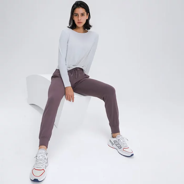 High-Quality Customizable Women's Compression Leggings 3