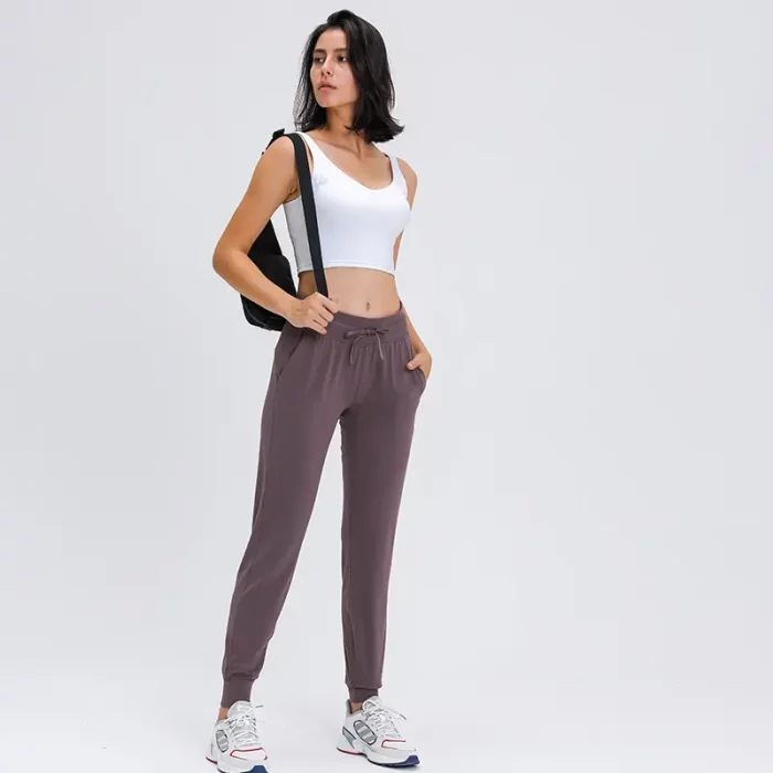 High-Quality Customizable Women's Compression Leggings 2