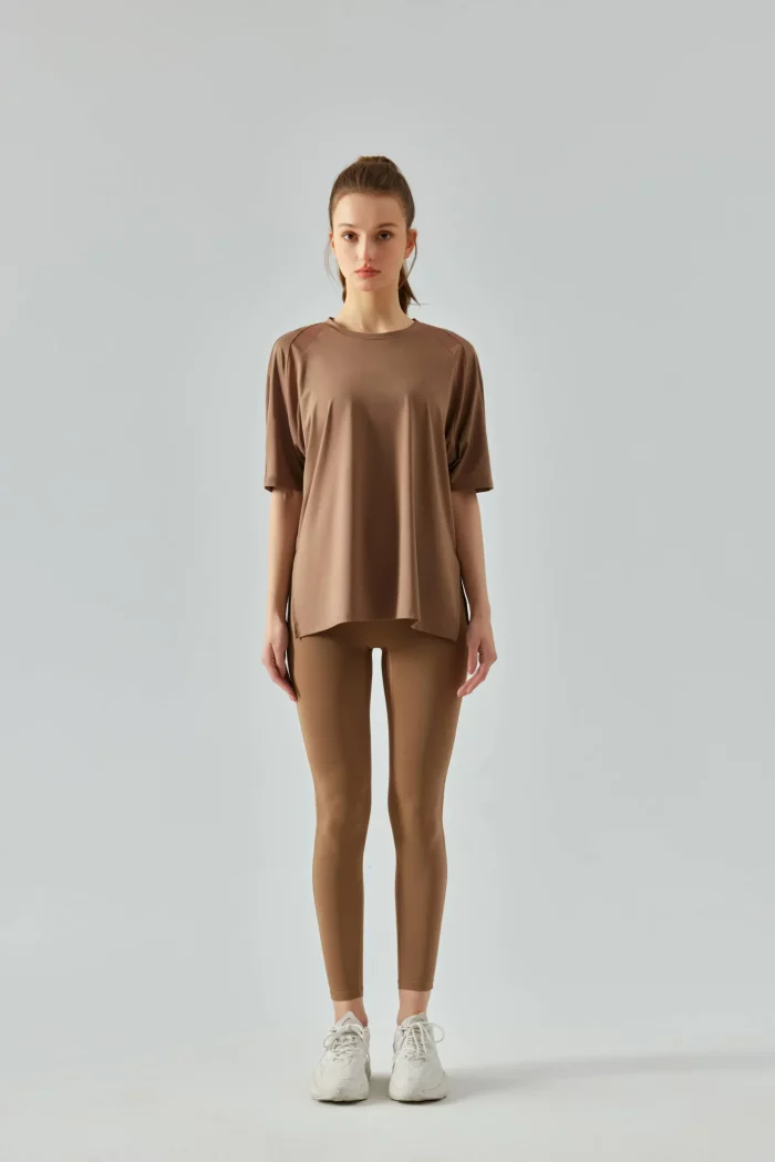 Loose-Fit Yoga Top with Mesh Panel-BROWN