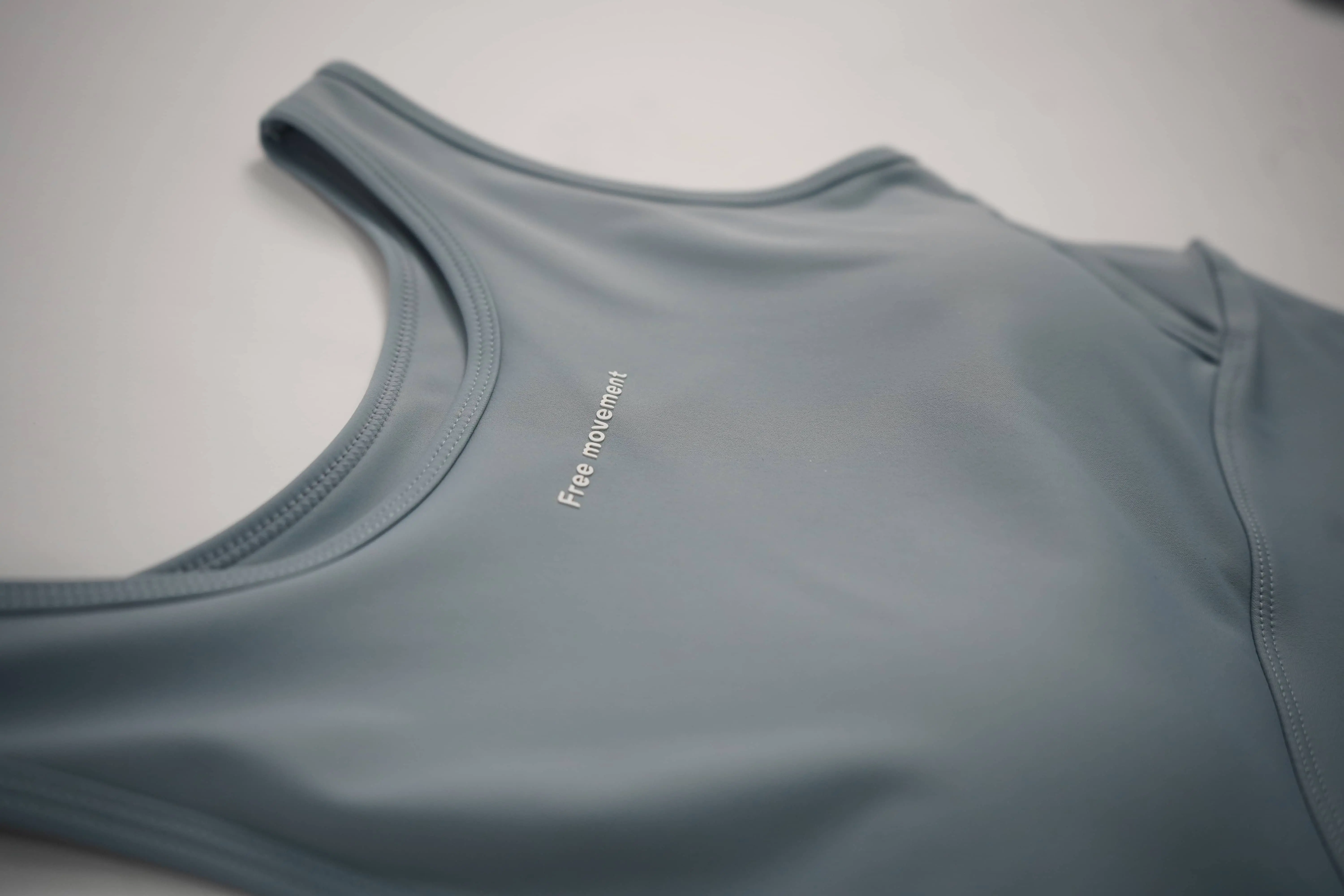 Breathable Sports Yoga Vest with Detachable Chest Pad