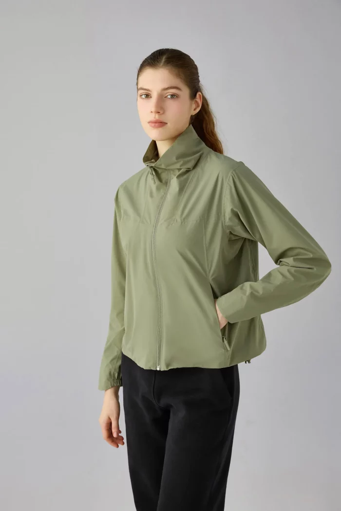 Premium Outdoor Jackets Tailored for Business Buyers