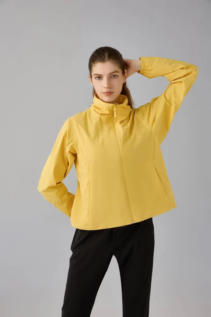 Premium Outdoor Jackets Tailored for Business Buyers