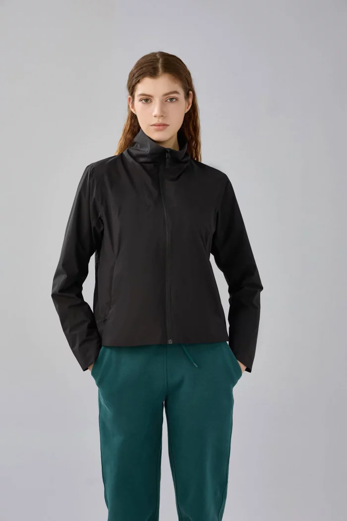Premium Outdoor Jackets Tailored for Business Buyers