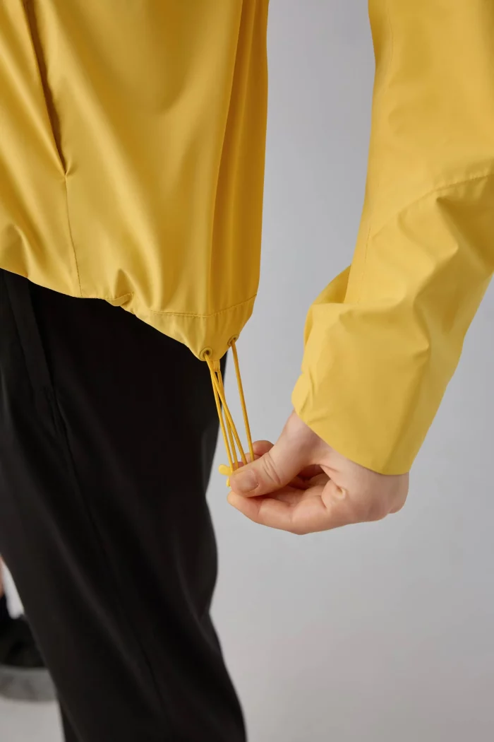 Premium Outdoor Jackets Tailored for Business Buyers