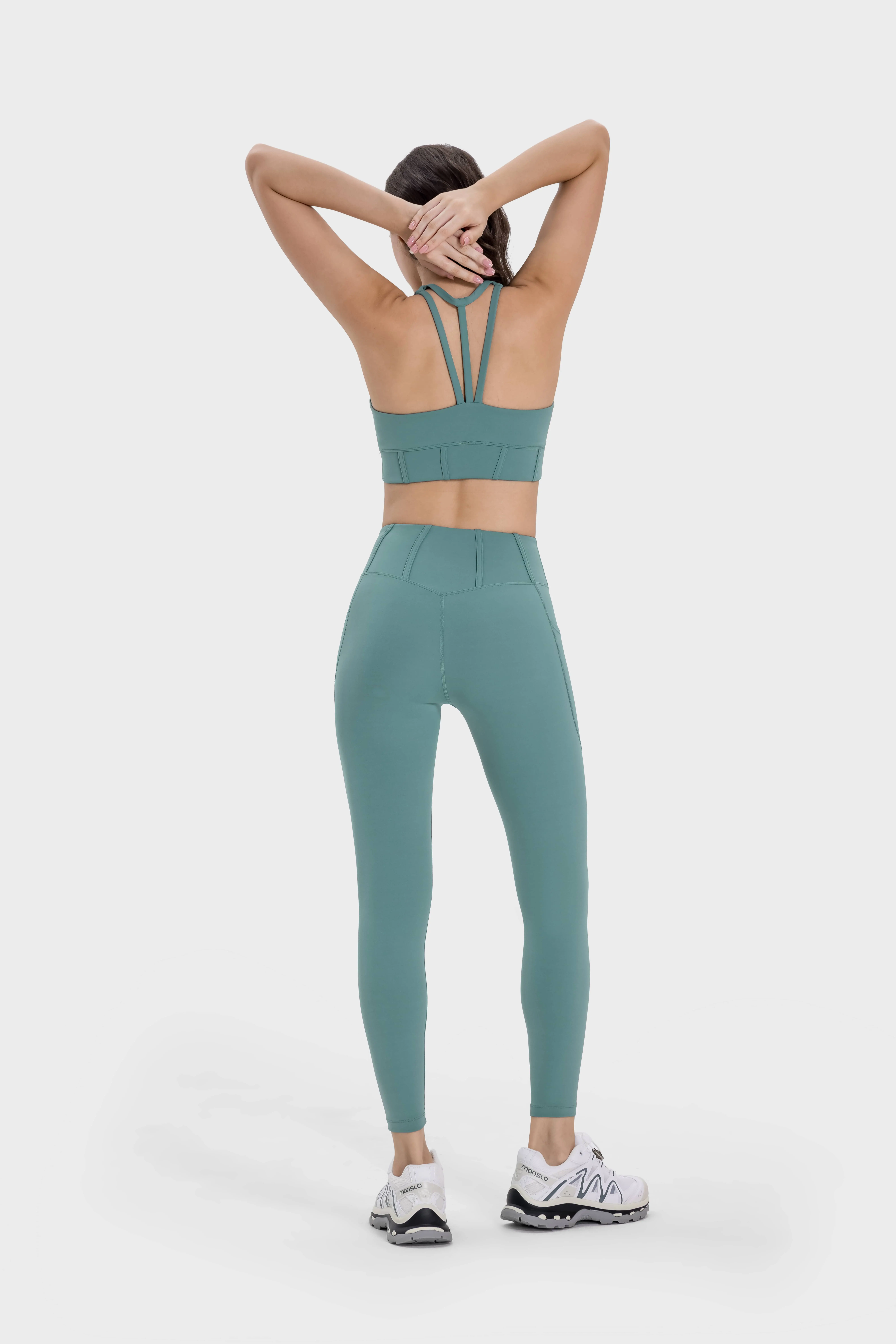 Seamless Nylon 66 Sports Bra for Active Women - Evrlue Wholesale (15)