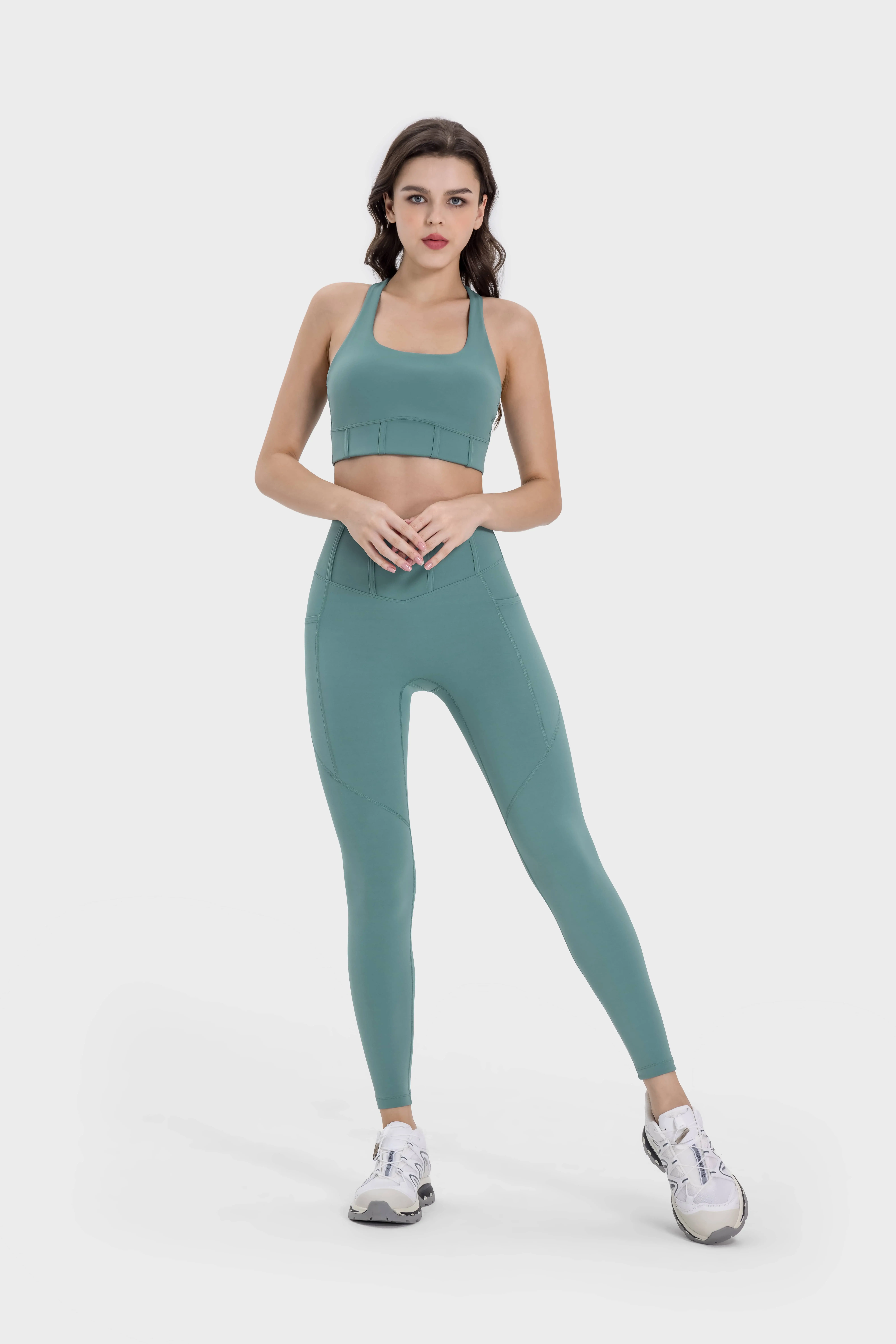 Seamless Nylon 66 Sports Bra for Active Women - Evrlue Wholesale (14)