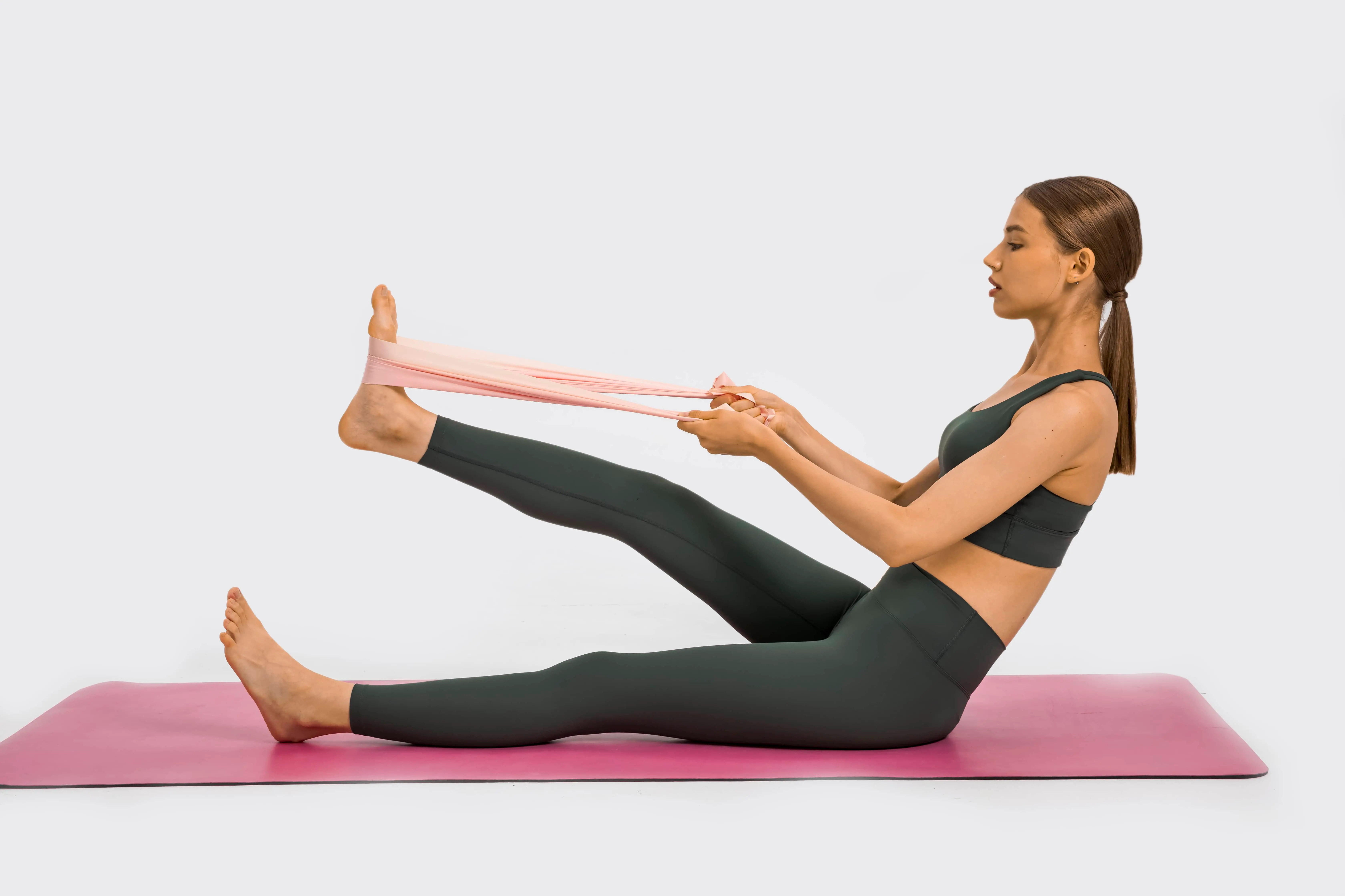 Premium High-Demand Yoga Pants Bulk Supply & Customizable for Wholesale Buyers (20)