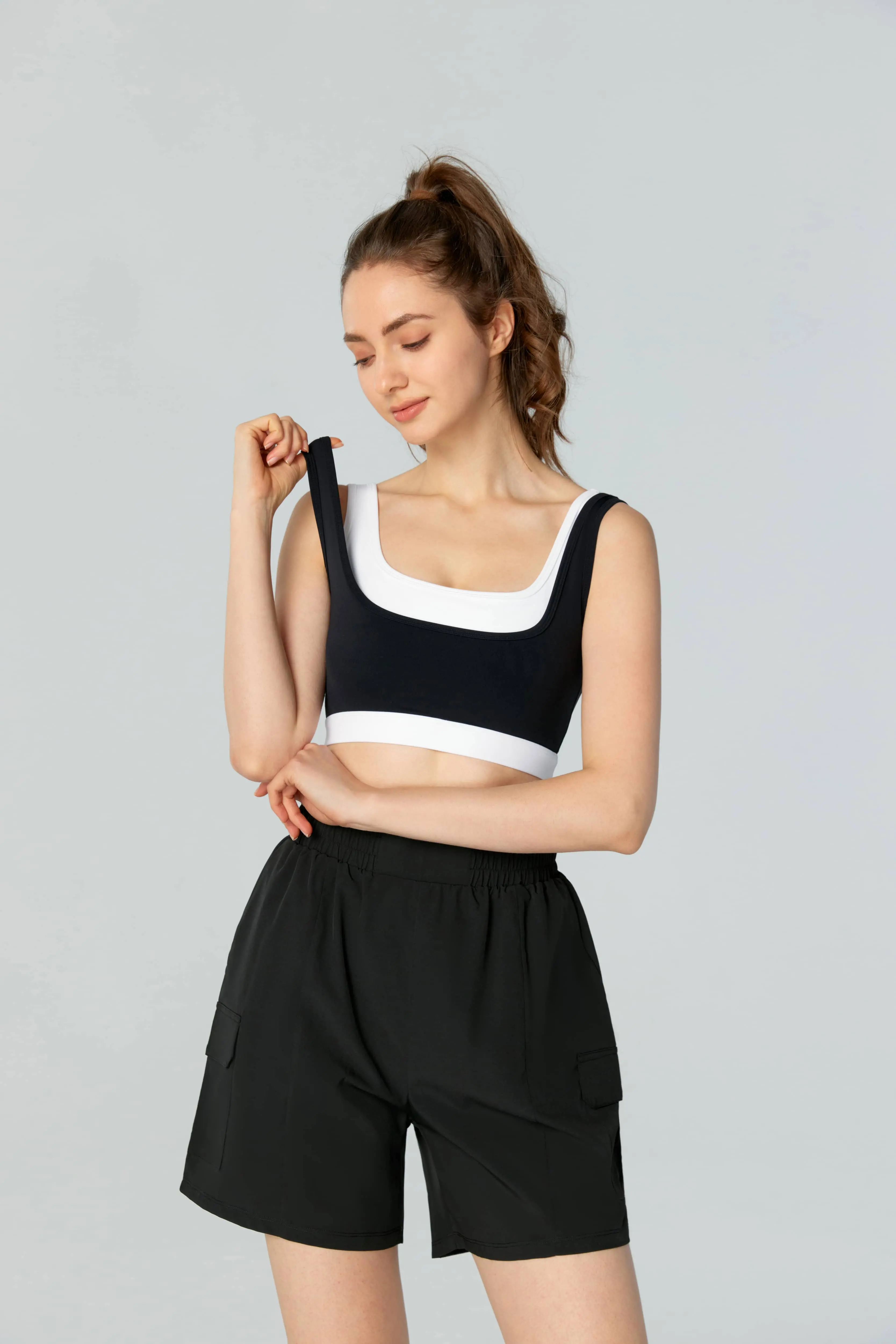 Customizable Wholesale Yoga Tank Tops Elevate Your Brand with Quality Activewear (4)