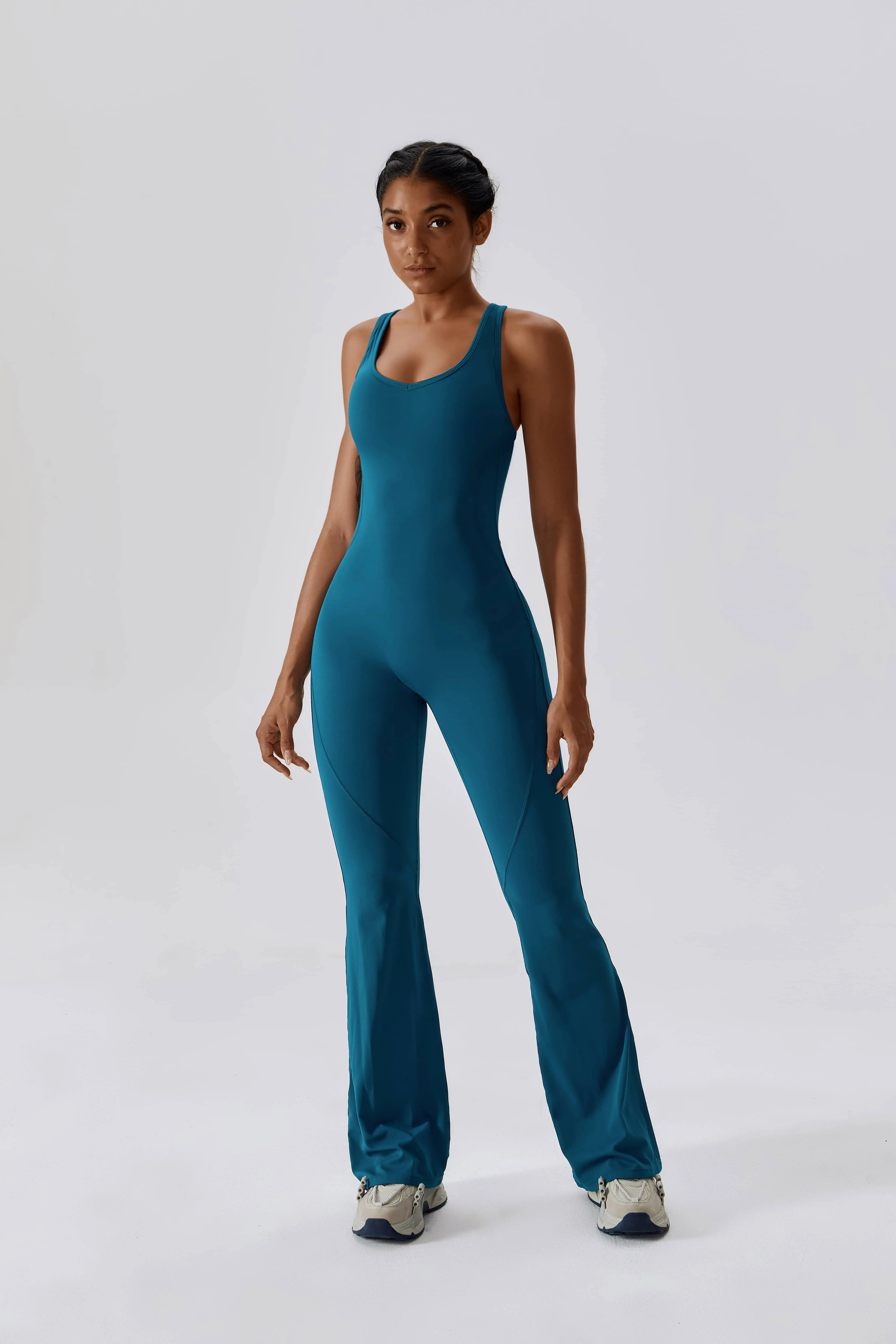 Elevate Your Activewear Offerings Custom-Made Quick-Dry Yoga Jumpsuits in Bulk (1)
